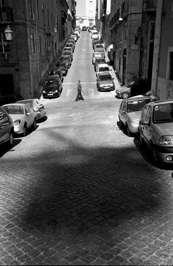 Une rue dans la ville de Lisbonne en 2002. Portugal.